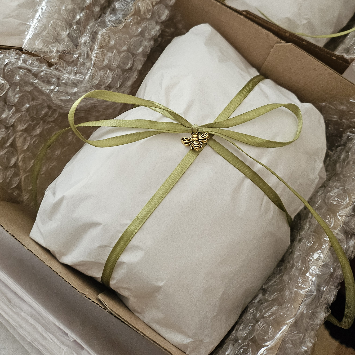 Drobec Candle - White / Cherry, Almond