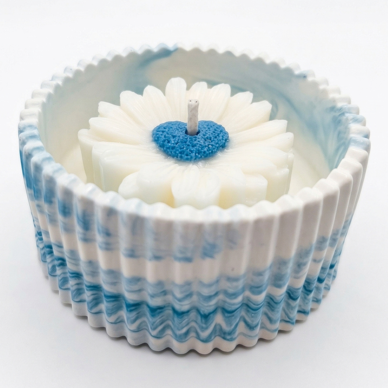 Daisy Candle in the Clouds - White / Blue / Mango, Lime