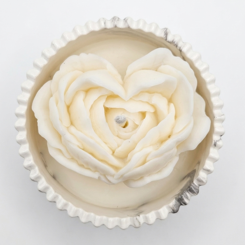 Carrara Candle - Peony / White / Silver / Lime, Mango