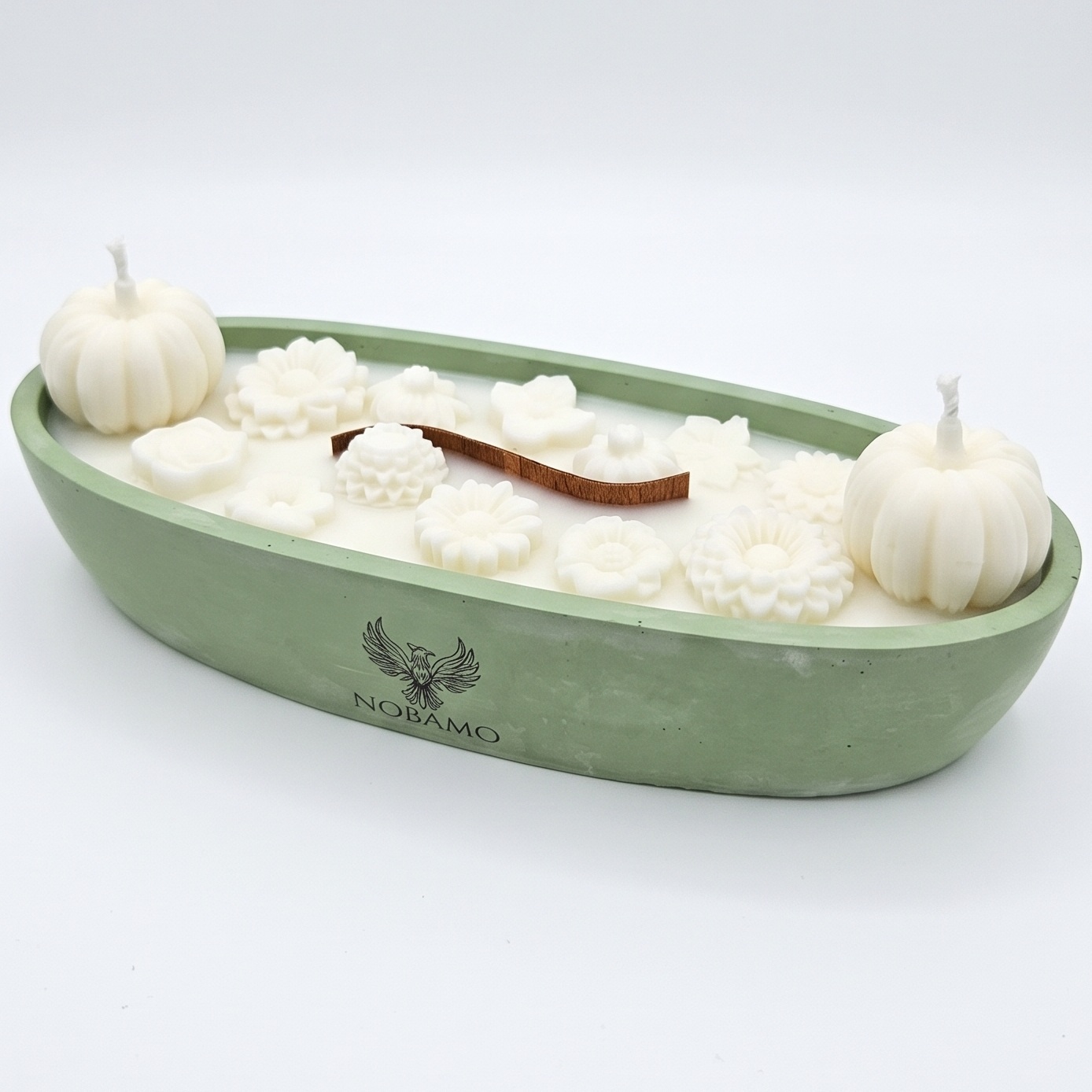 Candle Autumn Garden - Green / White / Apple Strudel