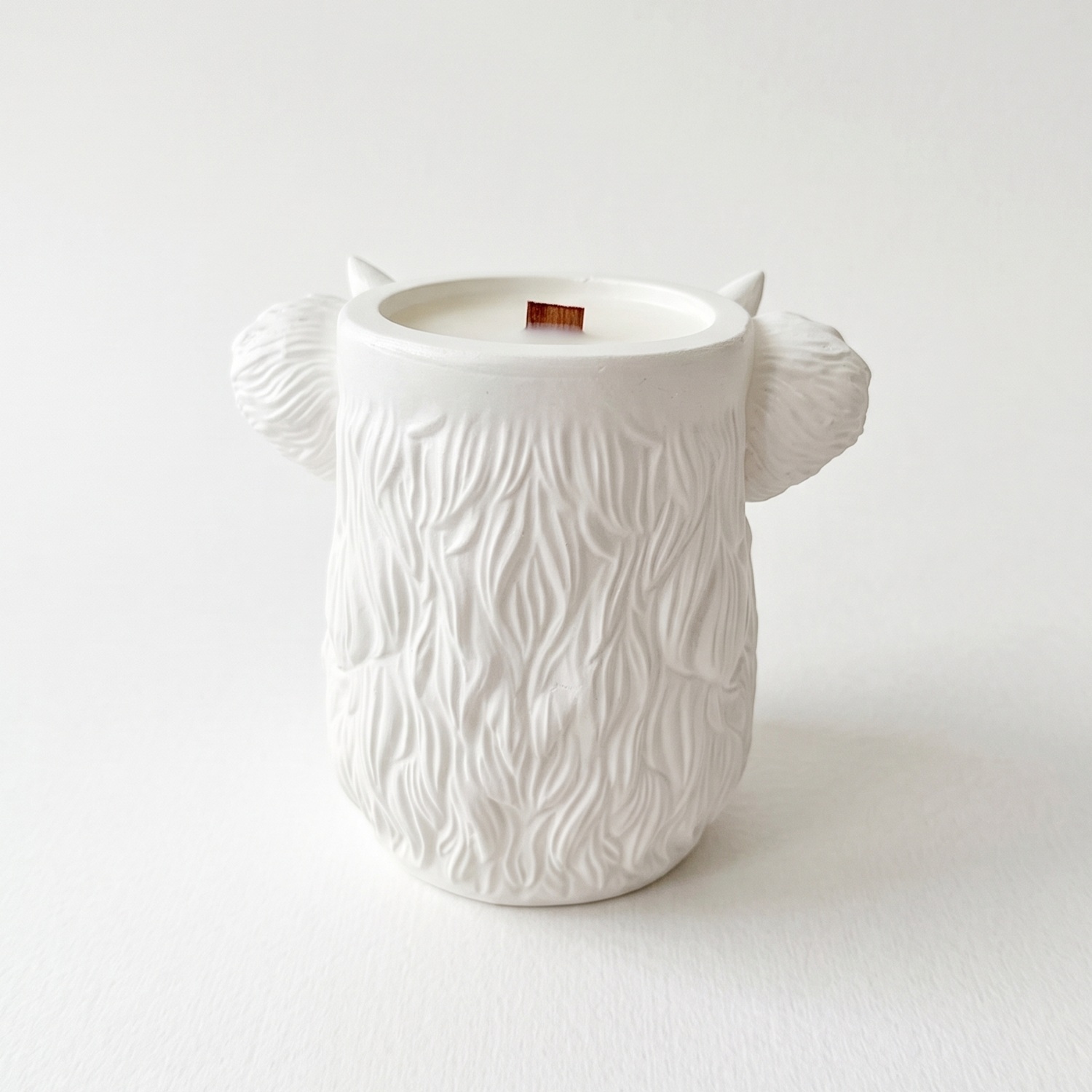 Highland Cow Candle - White / Vanilla